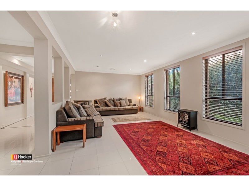 27 Greyfriar Place, Kellyville NSW 2155