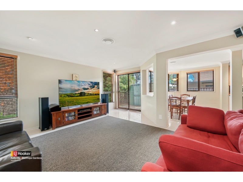 27 Greyfriar Place, Kellyville NSW 2155