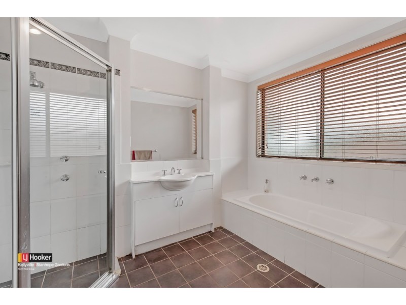 27 Greyfriar Place, Kellyville NSW 2155