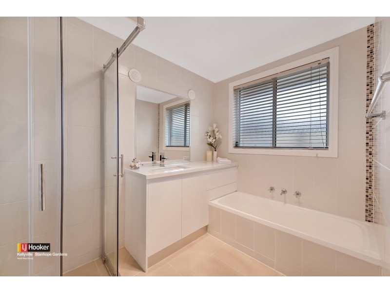 35 Phoenix Ave, Stanhope Gardens NSW 2768