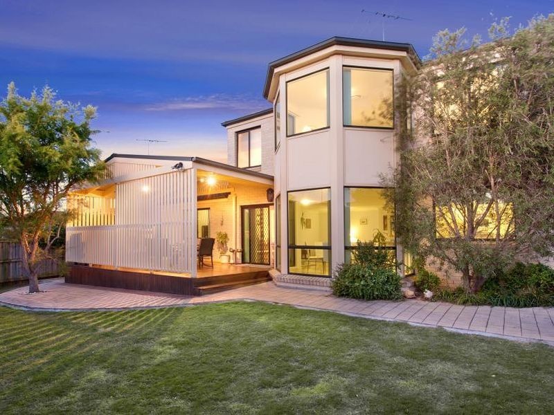 8 Hannah Ave, Kellyville NSW 2155