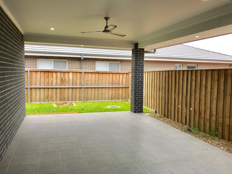 7 Clearfield St, Colebee NSW 2761