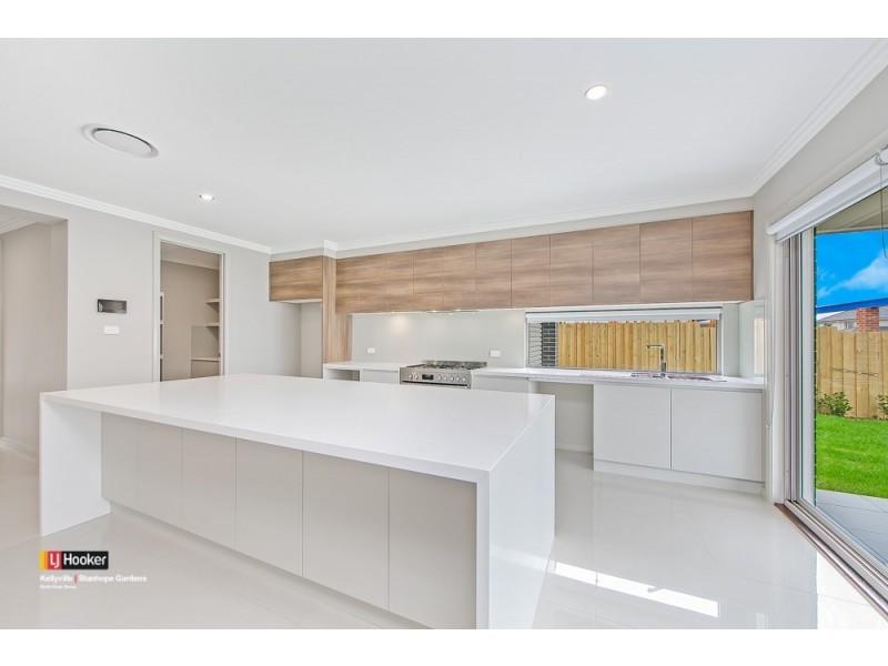 14 Bruhn Cir, Kellyville NSW 2155