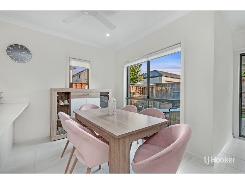 63 Waterfall Boulevard, The Ponds NSW 2769