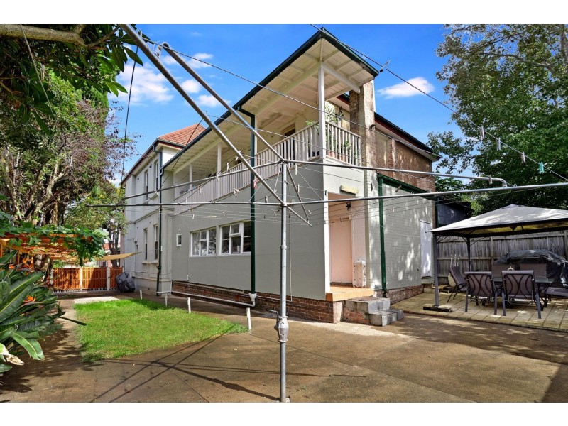 1/1 Gladstone Street, Burwood NSW 2134