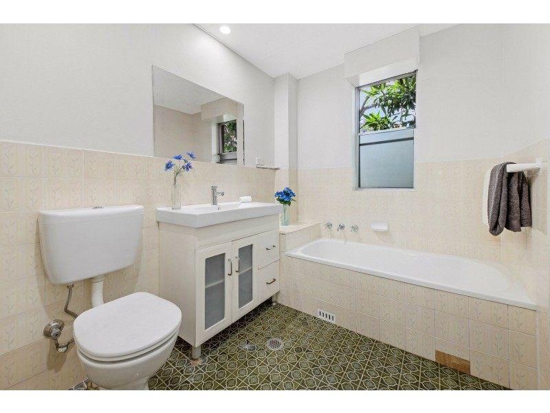 2/24 Caroline Street, Westmead NSW 2145