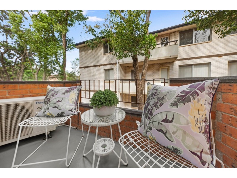 2/24 Caroline Street, Westmead NSW 2145