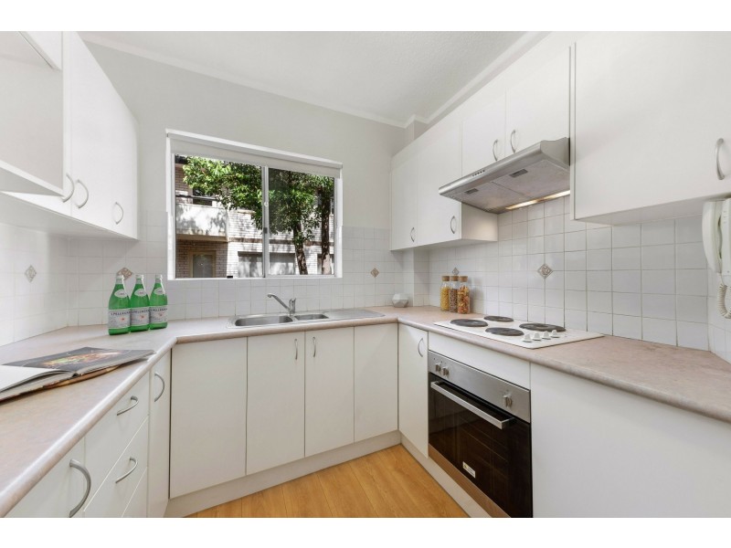 2/24 Caroline Street, Westmead NSW 2145