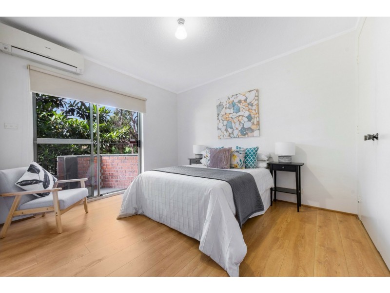 2/24 Caroline Street, Westmead NSW 2145