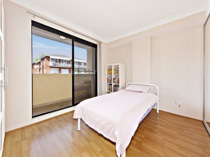 4/33 Belmore Street, Burwood NSW 2134