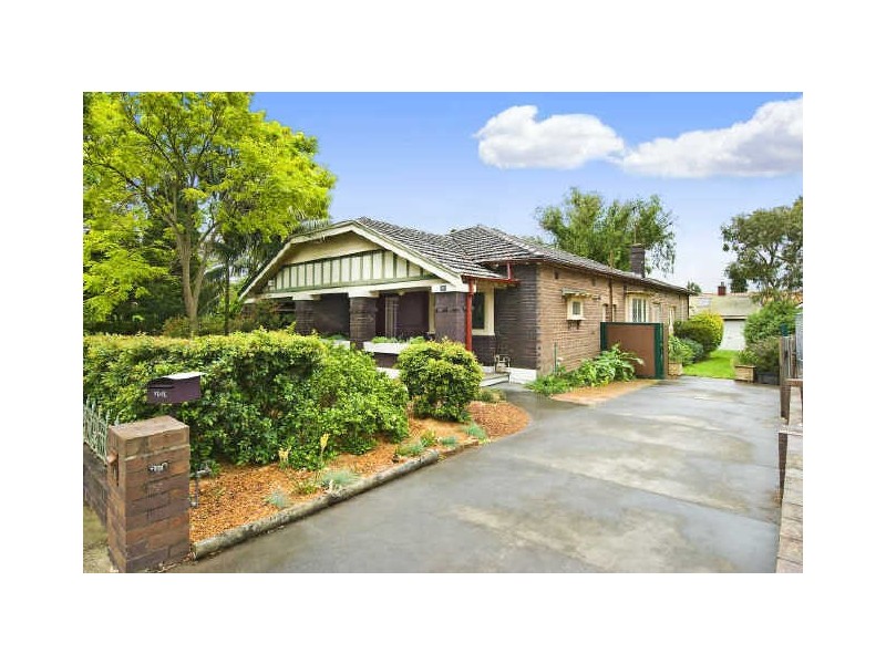 2a Ivanhoe Road, Croydon NSW 2132