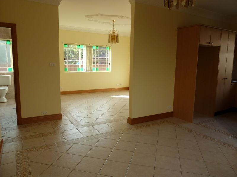 2A First Ave, Campsie NSW 2194