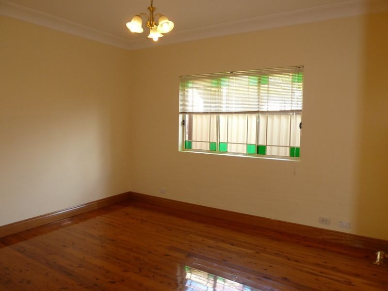 2A First Ave, Campsie NSW 2194