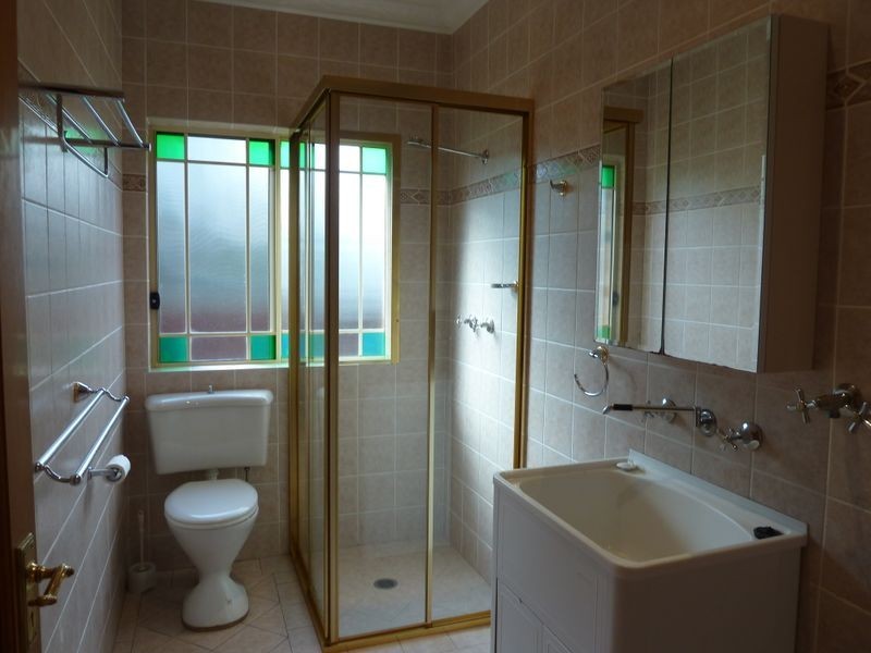 2A First Ave, Campsie NSW 2194