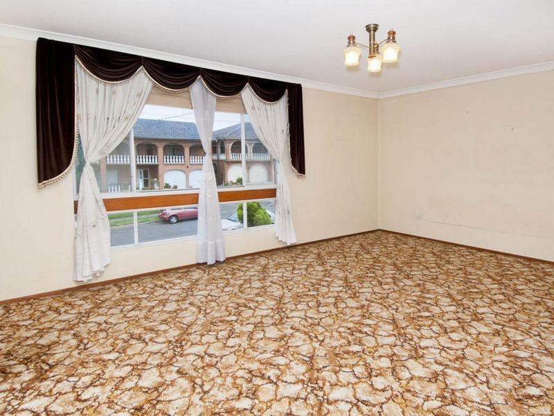 18 Islington Crescent, Greenacre NSW 2190