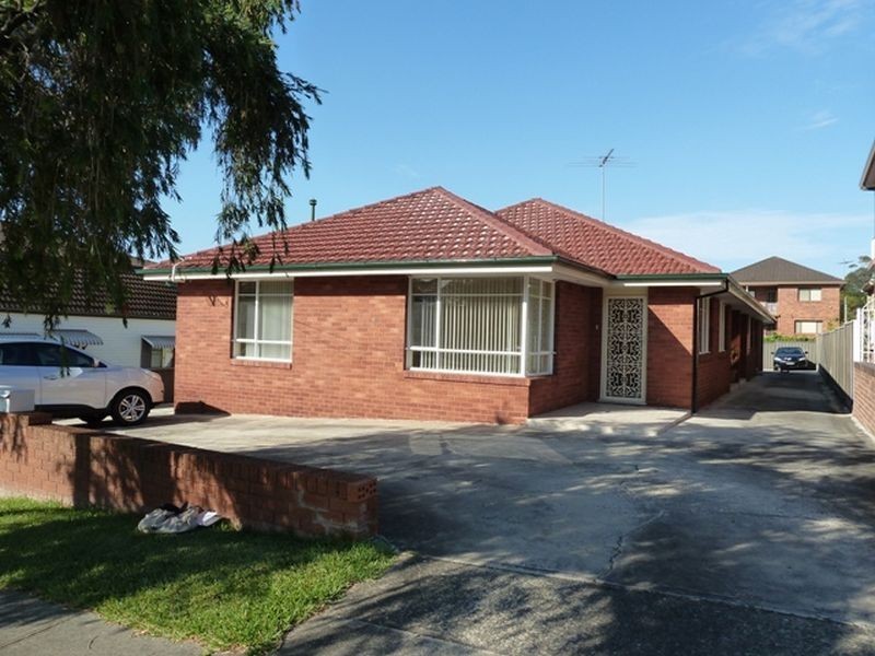 19 Platts Ave, Belmore NSW 2192