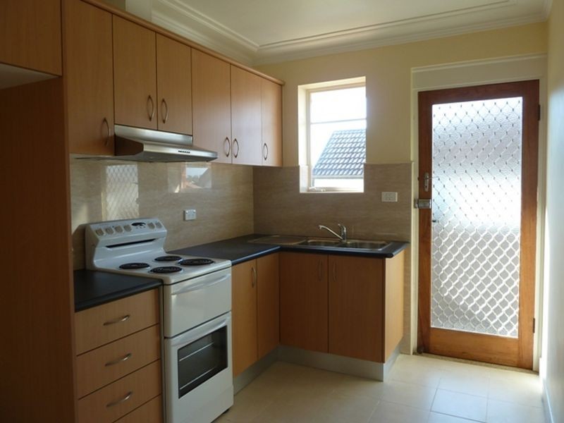 19 Platts Ave, Belmore NSW 2192