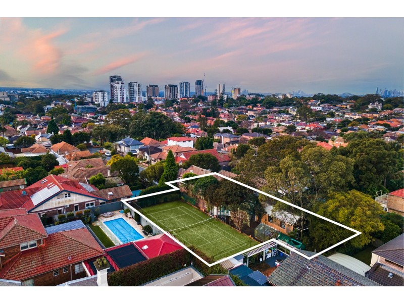 7 Genders Avenue, Burwood NSW 2134