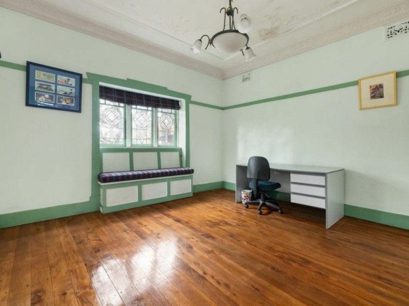 7 Genders Avenue, Burwood NSW 2134