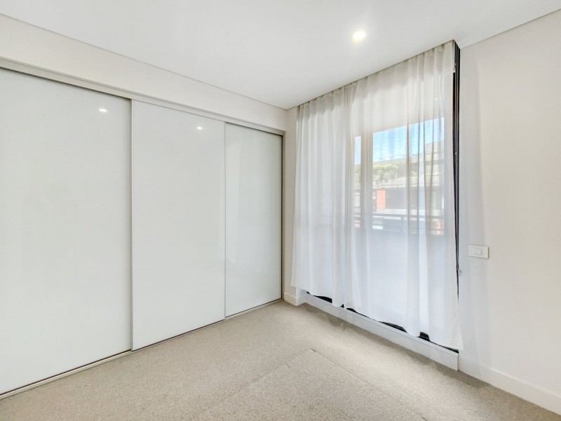 823/6 Lapwing Street, Wentworth Point NSW 2127