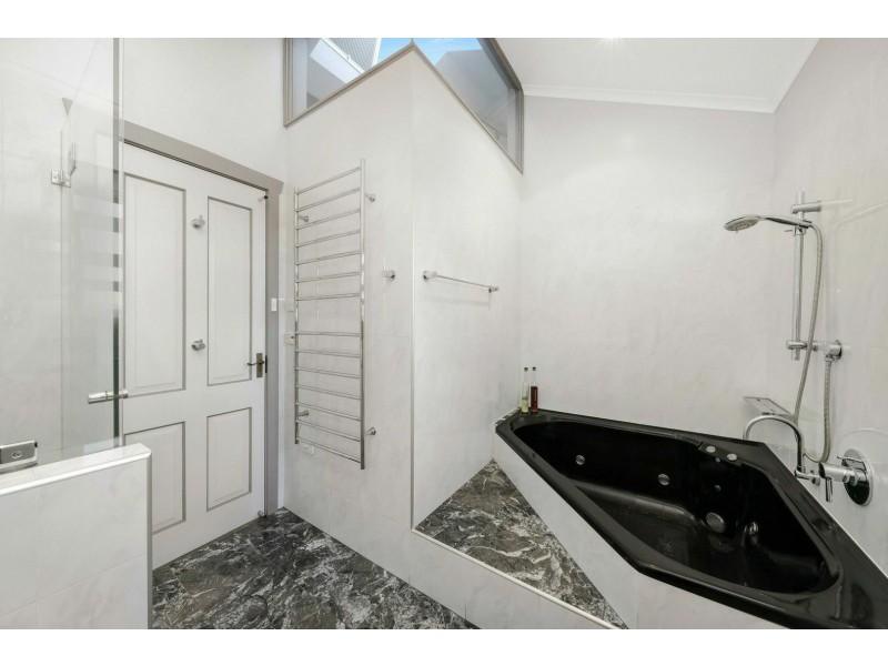 7 Genders Avenue, Burwood NSW 2134