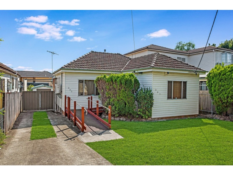 203 Wangee Road, Greenacre NSW 2190