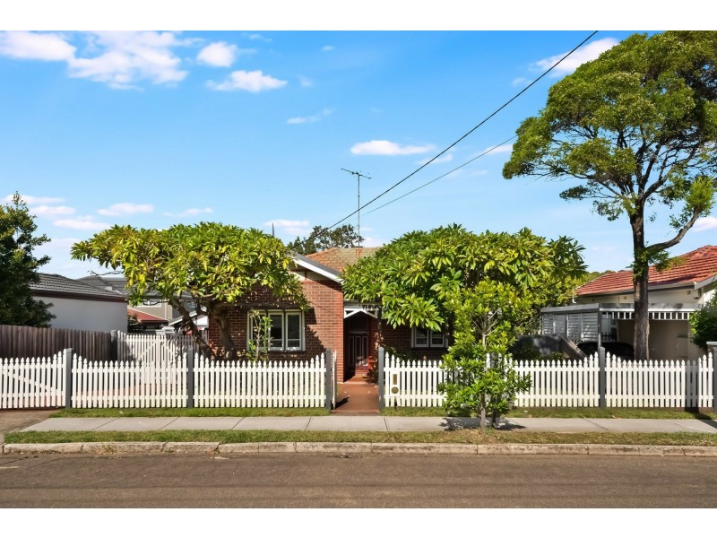 2 The Causeway, Strathfield South NSW 2136