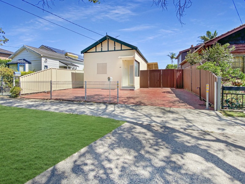 39 Windsor Avenue, Croydon Park NSW 2133