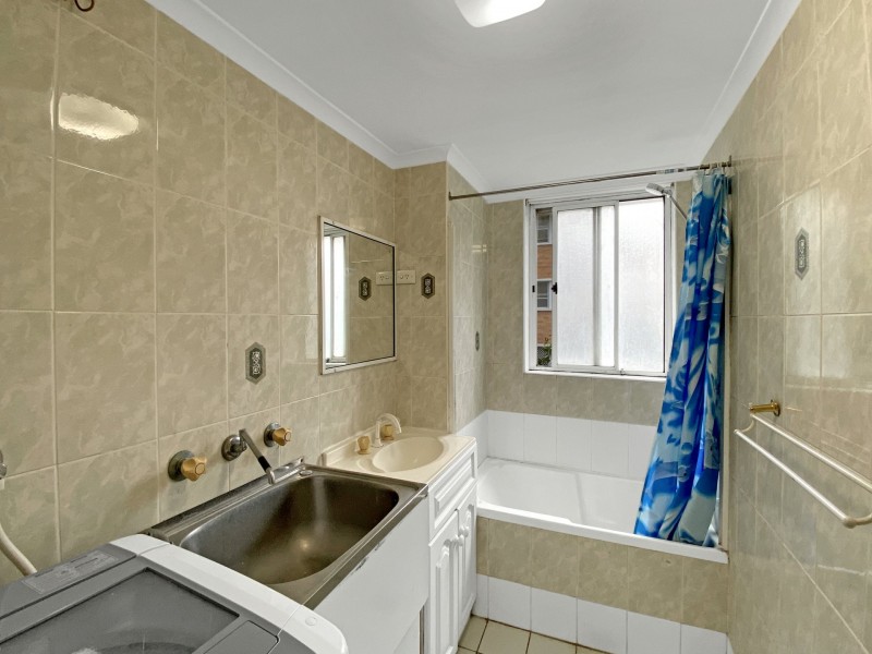 4/2-6 Marlene Crescent, Greenacre NSW 2190