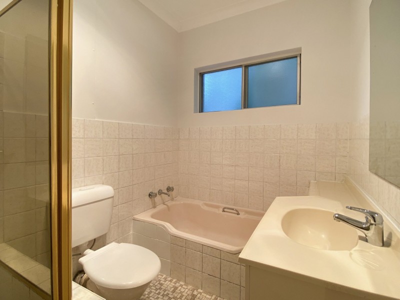 8/7 Shaftesbury Street, Carlton NSW 2218