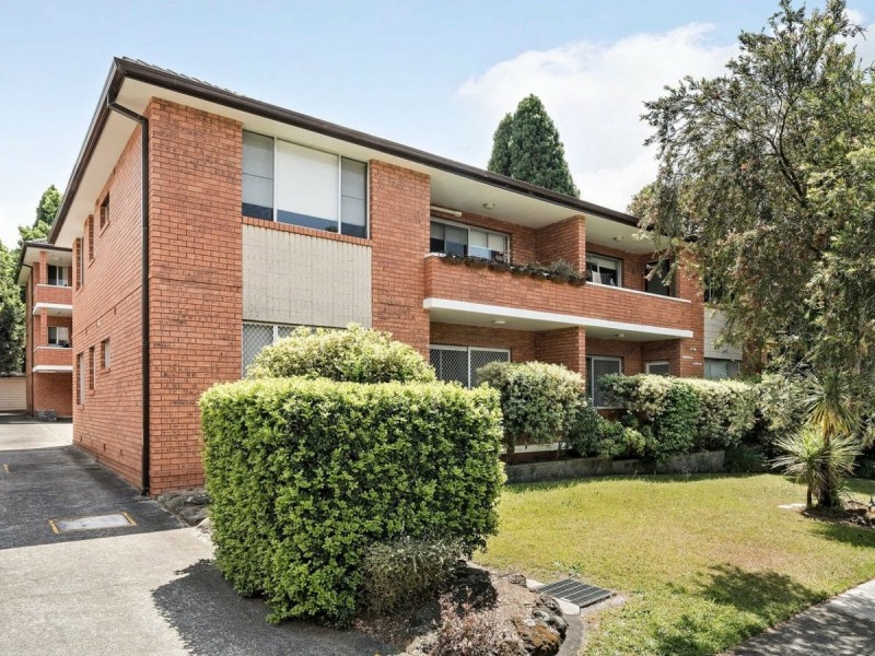 8/7 Shaftesbury Street, Carlton NSW 2218