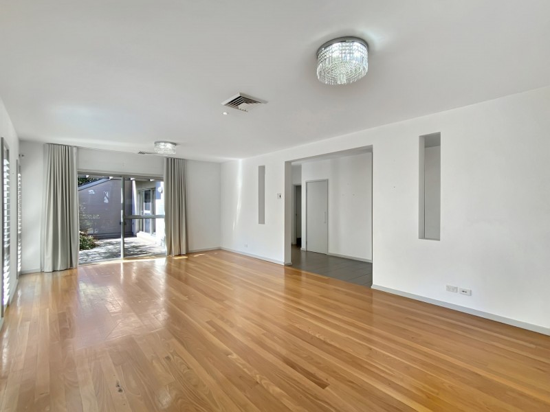 6 Correys  Square, Cabarita NSW 2137