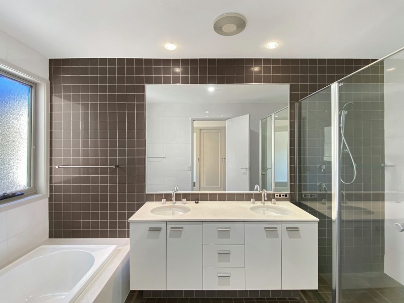 6 Correys  Square, Cabarita NSW 2137