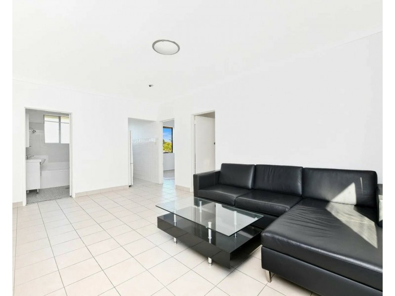 6/4 Howard Street, Canterbury NSW 2193