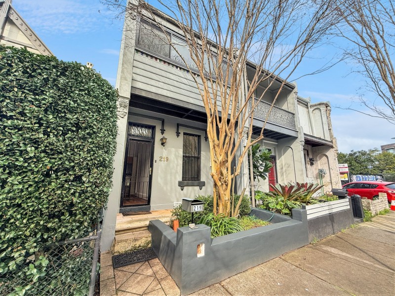 219 Denison Rd, Dulwich Hill NSW 2203
