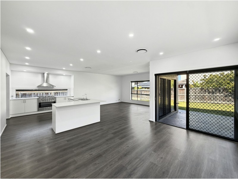 17 Hoy Street, Moorebank NSW 2170