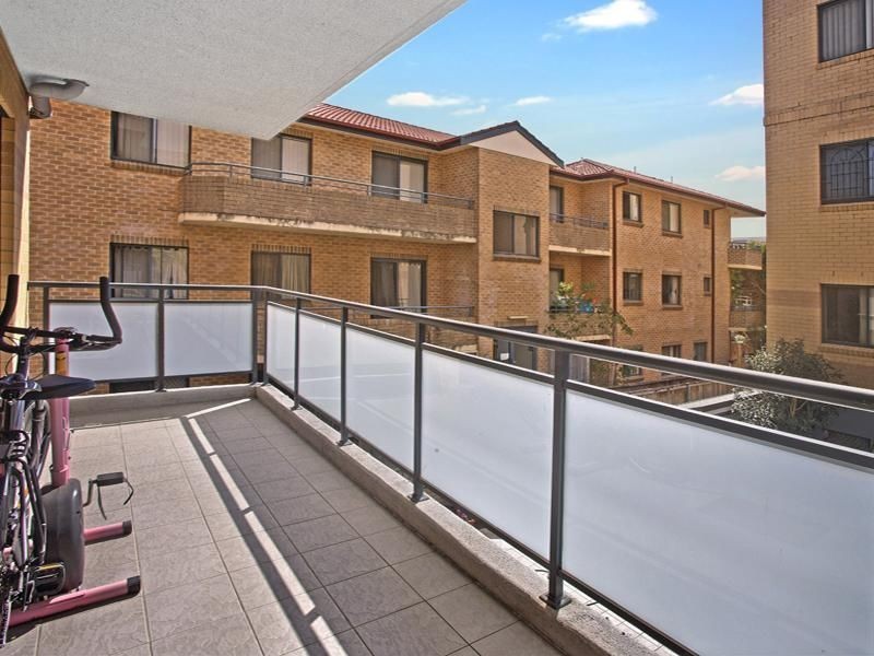 8/19 George Street, Burwood NSW 2134