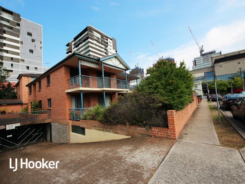 13/8-10 Gloucester Avenue, Burwood NSW 2134