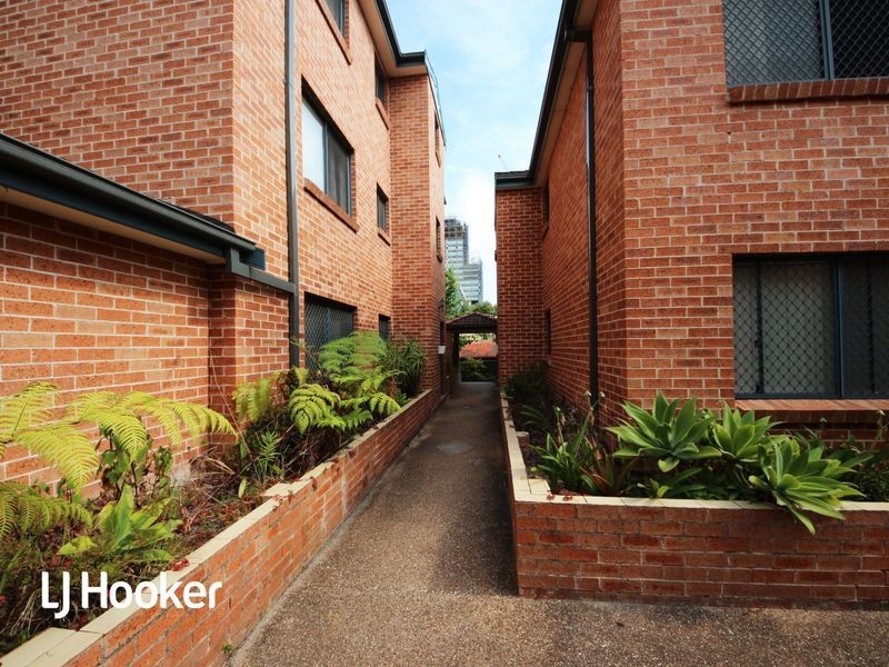 13/8-10 Gloucester Avenue, Burwood NSW 2134