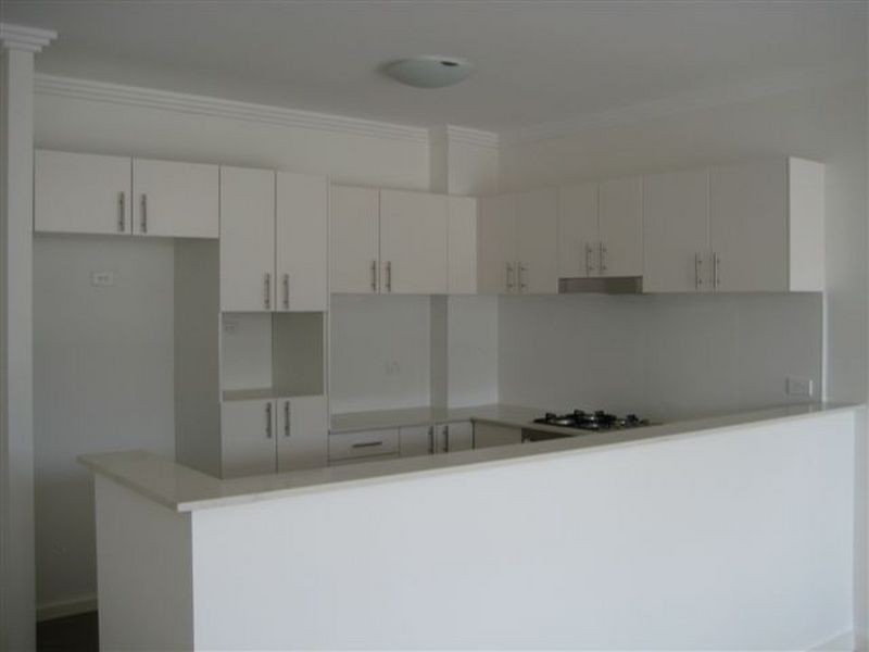 25/2-12 Civic Avenue, Pendle Hill NSW 2145