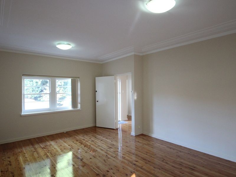 6 Fifth Ave, Denistone NSW 2114