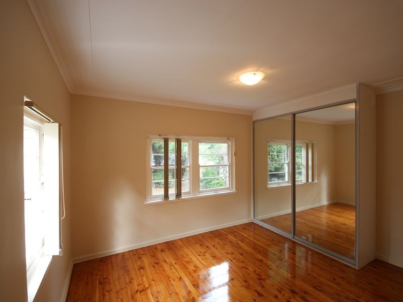 6 Fifth Ave, Denistone NSW 2114