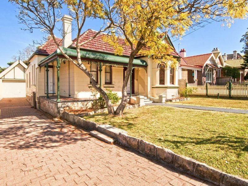 2 Clifton Avenue, Burwood NSW 2134