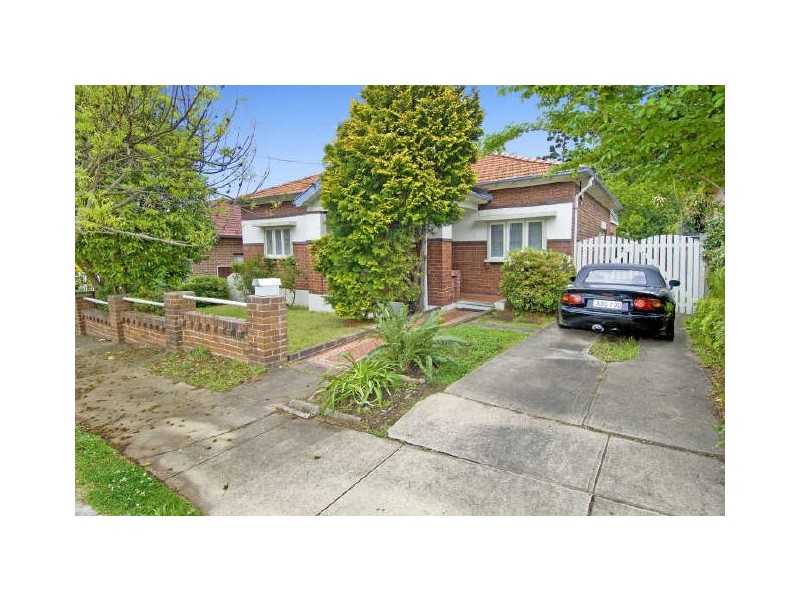 10 Arrowfield Avenue, Burwood NSW 2134