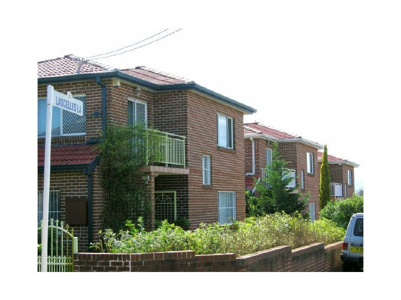 2/3 Lascelles Avenue, Greenacre NSW 2190