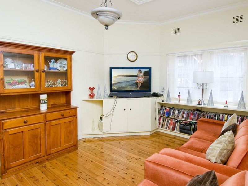 7 Shaftesbury Road, Burwood NSW 2134