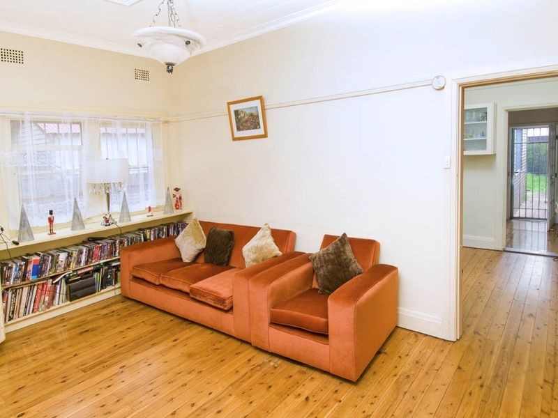 7 Shaftesbury Road, Burwood NSW 2134