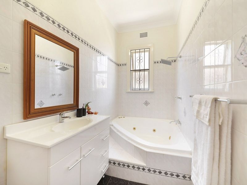 4 Paisley Road, Croydon NSW 2132