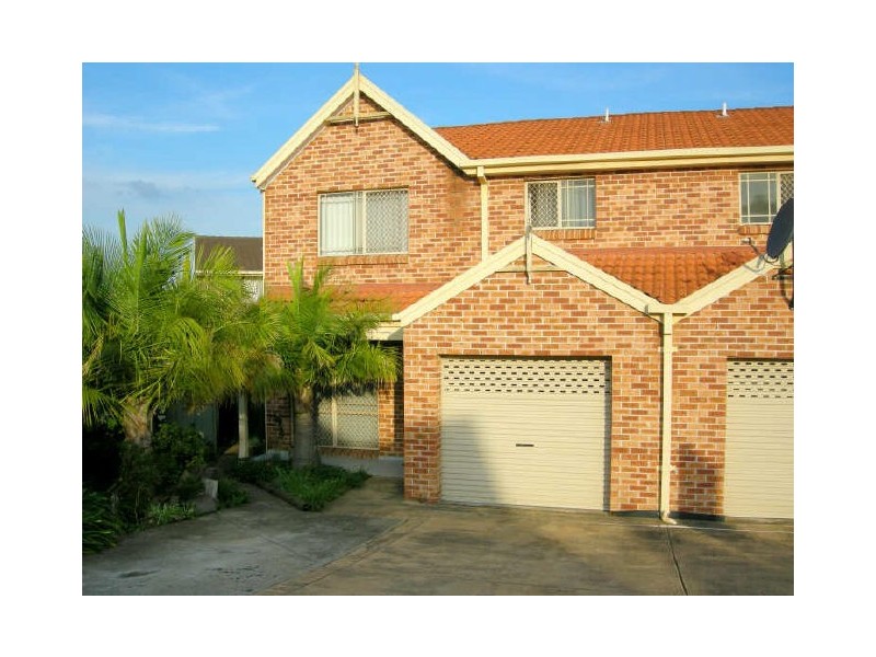 4 Tristania Grove, Greenacre NSW 2190