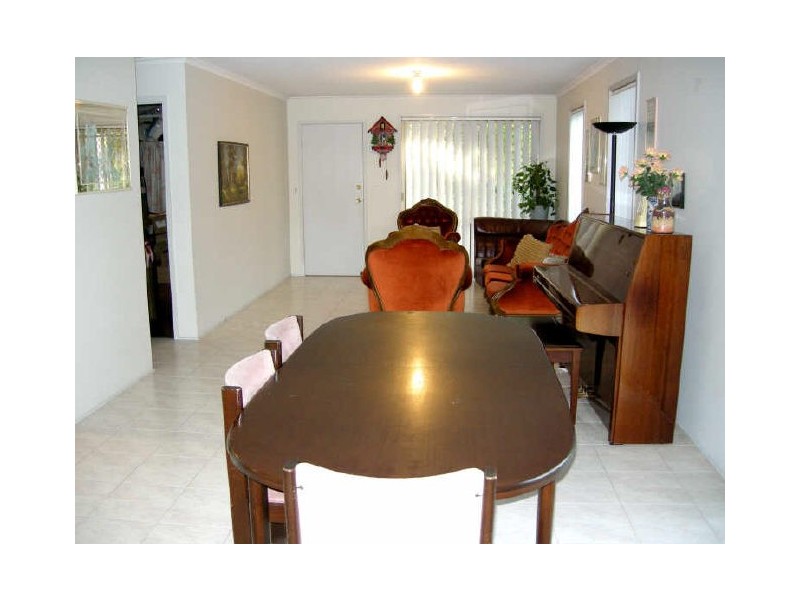 4 Tristania Grove, Greenacre NSW 2190